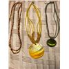Image 3 : Costume Jewelry Lot With Bangles and