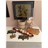 Image 1 : Decorative Home Décor Lot with Framed Art