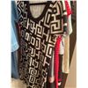 Image 12 : Women's Clothing Lot: Jackets, Dresses, Tops