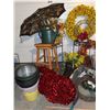 Image 2 : Planters, Wreaths, Watering Cans