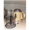 Image 2 : Kitchen Bakeware and Small Appliance Lot