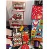 Image 5 : Holiday Gift Wrap and Ribbon Lot