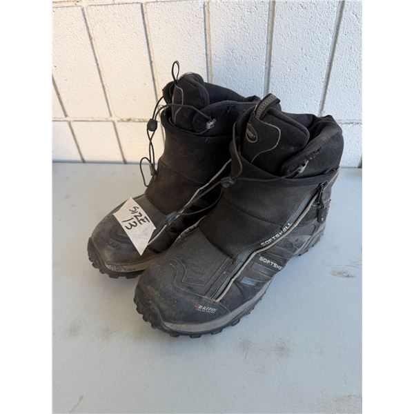 Boots size 13