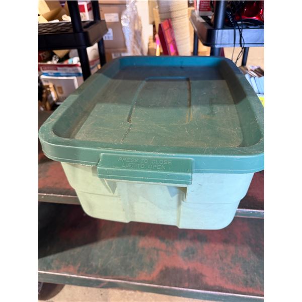 Rubbermaid Bin