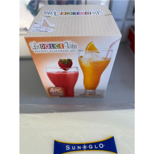 Dessert glassware set
