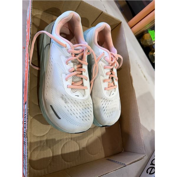 ALTRA size 8 runners