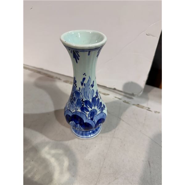 Delft vase