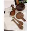 Image 1 : Wooden kitchen items