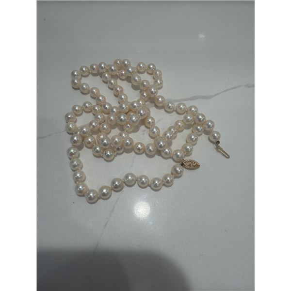Pearl necklace