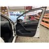 Image 37 : PARKSVILLE - 2018 VOLKSWAGEN GOLF  WHITE 81188 KMS - D268416