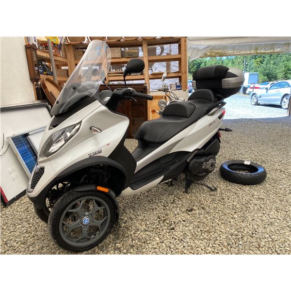 PARKSVILLE - 2016 PIAGGIO MP3 SILVER 13386 KMS - D000550