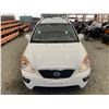 Image 7 : PARKSVILLE - 2011 KIA RONDO WHITE 148314 KMS - D334477