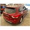Image 16 : PARKSVILLE - 2015 NISSAN PATHFINDER RED 161921 KMS - D620180