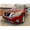 Image 2 : PARKSVILLE - 2015 NISSAN PATHFINDER RED 161921 KMS - D620180