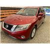 Image 3 : PARKSVILLE - 2015 NISSAN PATHFINDER RED 161921 KMS - D620180