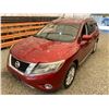 Image 4 : PARKSVILLE - 2015 NISSAN PATHFINDER RED 161921 KMS - D620180