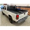 Image 22 : PARKSVILLE - 2004 GMC SIERRA WHITE 260450 KMS - D320245