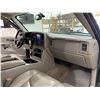 Image 38 : PARKSVILLE - 2004 GMC SIERRA WHITE 260450 KMS - D320245