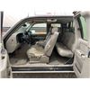 Image 44 : PARKSVILLE - 2004 GMC SIERRA WHITE 260450 KMS - D320245