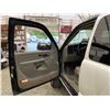 Image 48 : PARKSVILLE - 2004 GMC SIERRA WHITE 260450 KMS - D320245