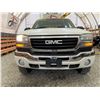 Image 5 : PARKSVILLE - 2004 GMC SIERRA WHITE 260450 KMS - D320245