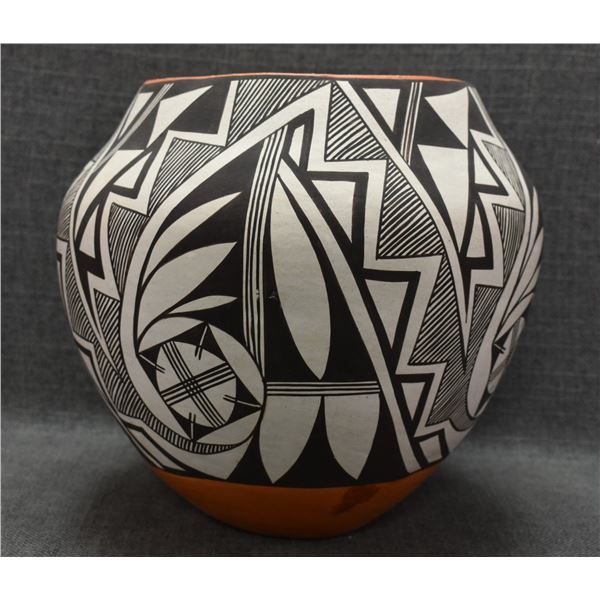 ACOMA POTTERY OLLA (EH)