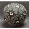 Image 4 : ACOMA POTTERY SEED JAR (BECKY PASQUALE)
