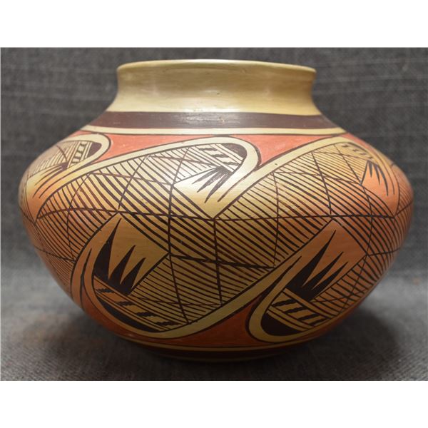 HOPI POTTERY OLLA (FANNIE NAMPEYO)