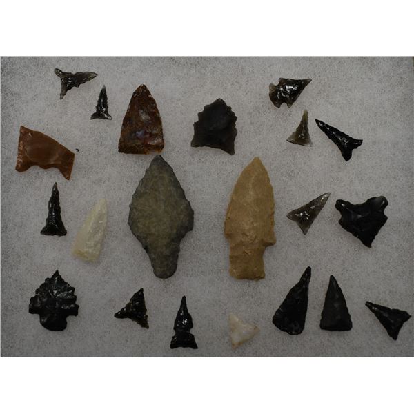 COLLECTION OF ARROW HEADS