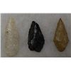 Image 3 : COLLECTION OF ARROWHEADS