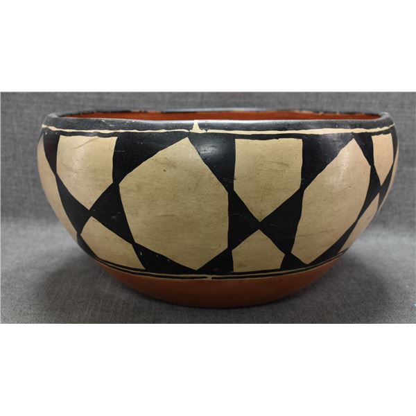 SANTO DOMINGO POTTERY DOUGH BOWL (MONICA SILVA)