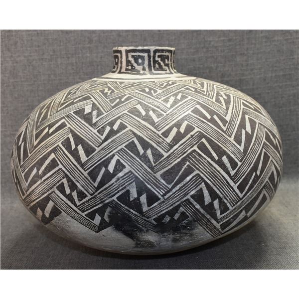 ANASAZI POTTERY OLLA