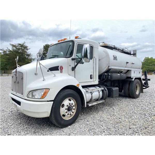 2017 KENWORTH T370 Asphalt Distributor Truck