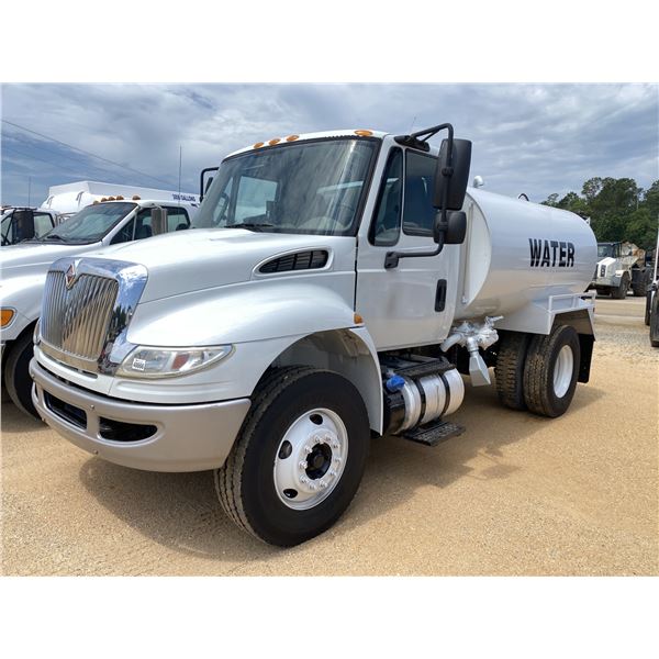 2015 INTERNATIONAL 4300 Water Truck