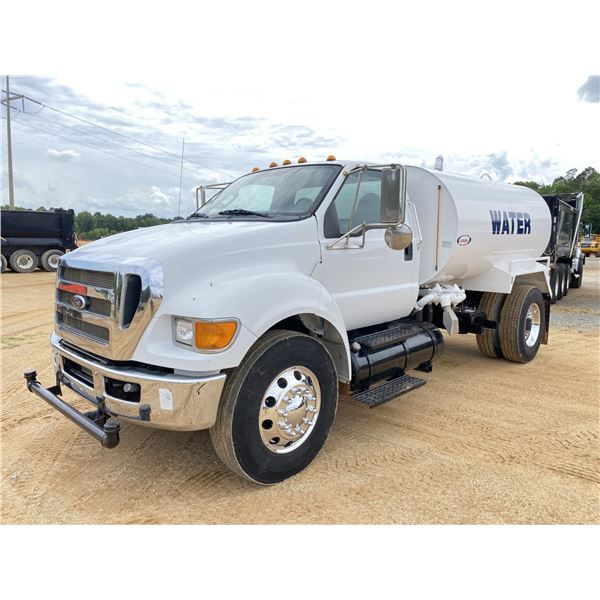 2013 FORD F750 Water Truck