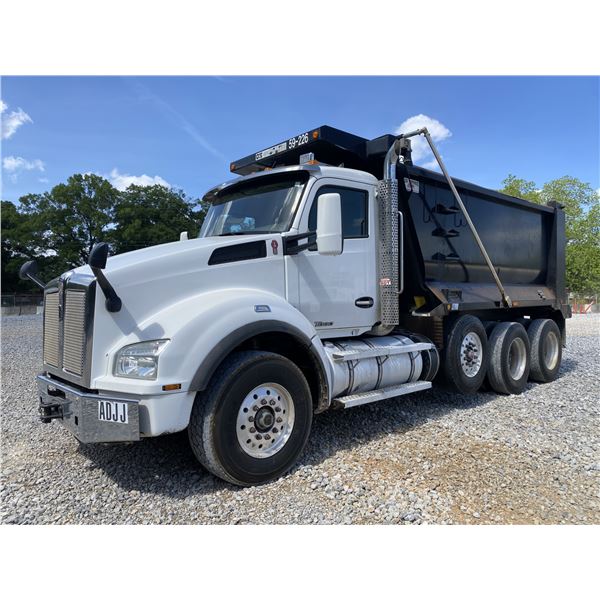 2017 KENWORTH T880 Dump Truck