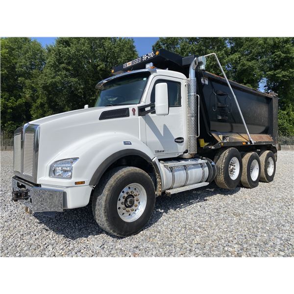 2017 KENWORTH T880 Dump Truck