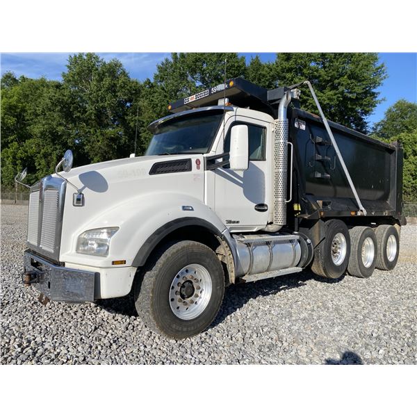 2017 KENWORTH T880 Dump Truck