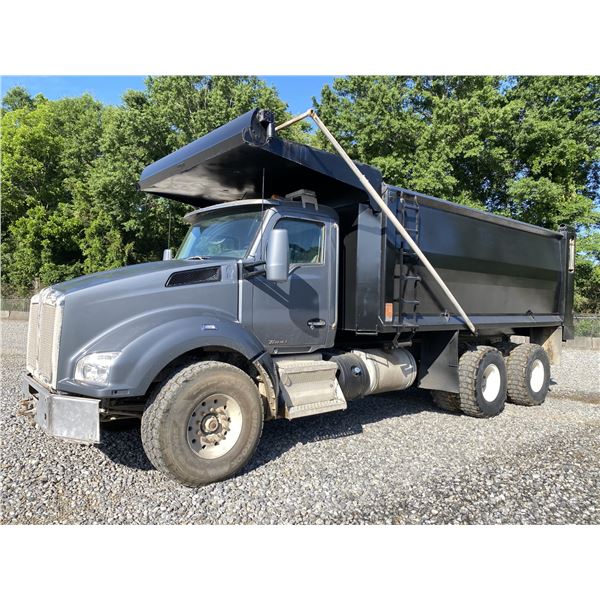 2020 KENWORTH T880 Dump Truck