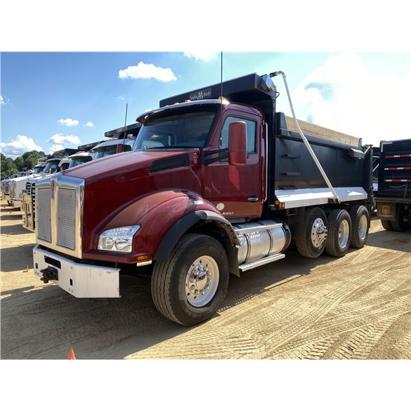 2017 KENWORTH T880 Dump Truck