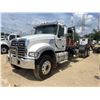 Image 1 : 2019 MACK GR64F Roll Off Truck
