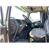 Image 19 : 2016 VOLVO VHD Roll Off Truck