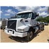 Image 1 : 2016 VOLVO VHD Roll Off Truck