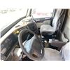 Image 20 : 2016 VOLVO VHD Roll Off Truck