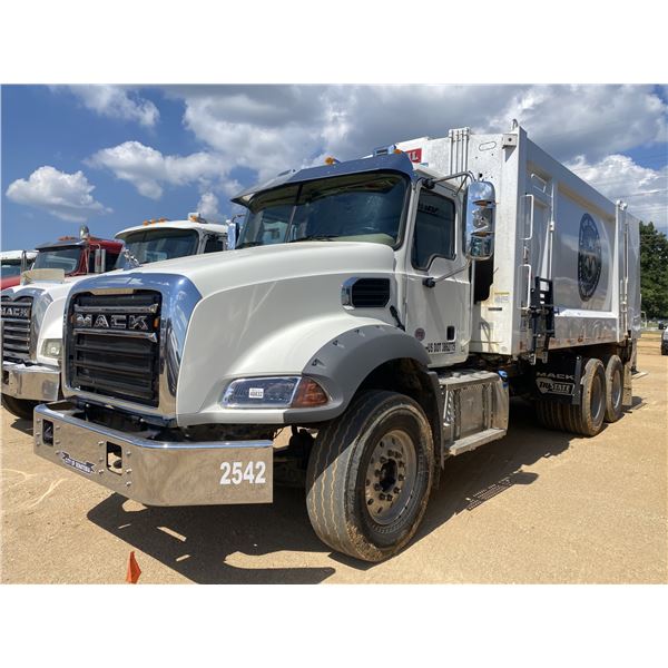 2025 MACK GR64B Garbage / Sanitation Truck