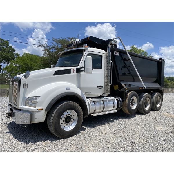 2017 KENWORTH T880 Dump Truck