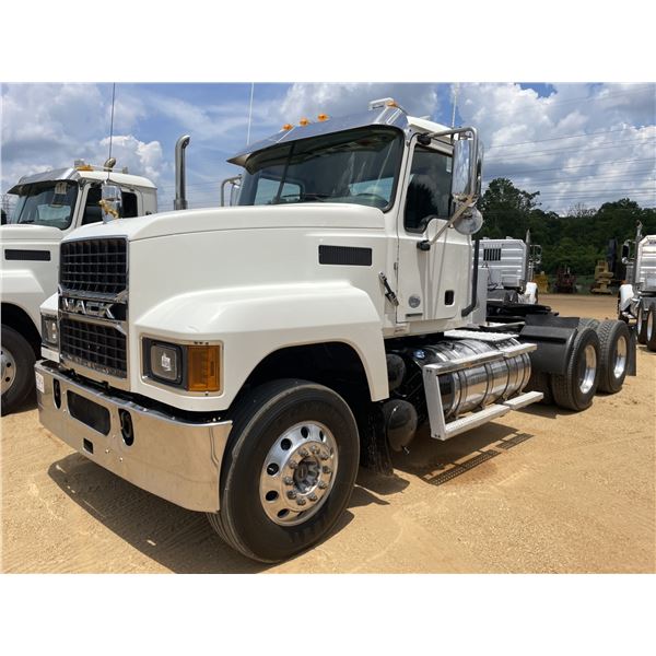 2021 MACK PI64T Day Cab Truck