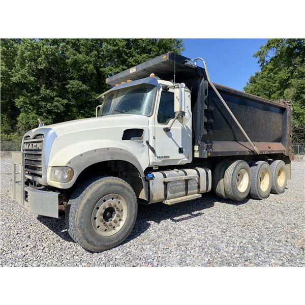 2015 MACK GU713 Dump Truck
