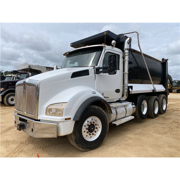 2015 KENWORTH T880 Dump Truck