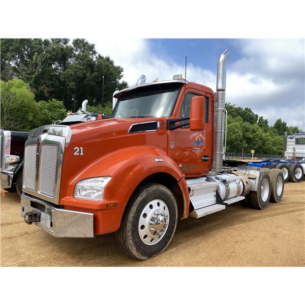 2020 KENWORTH T880 Day Cab Truck